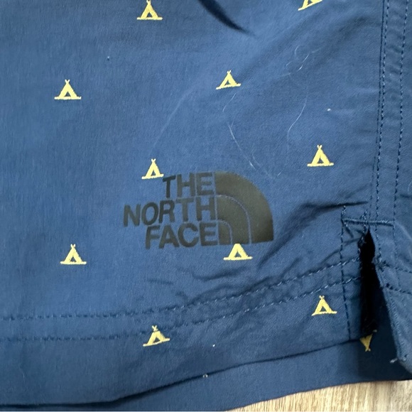 The North Face Flashdry Board Shorts with Lining, Size Large - Picture 2 of 9